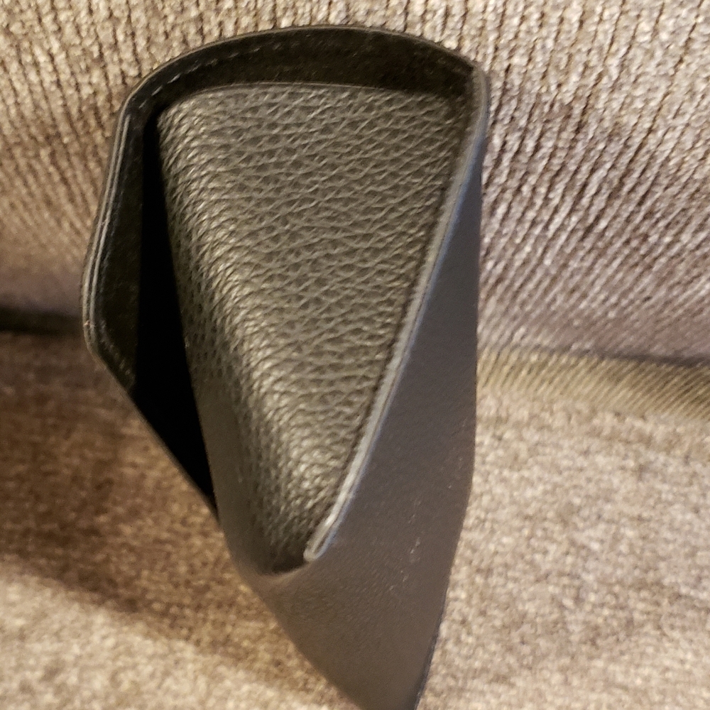 Guess Hard Shell Case - image 7